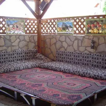 Patio 2*