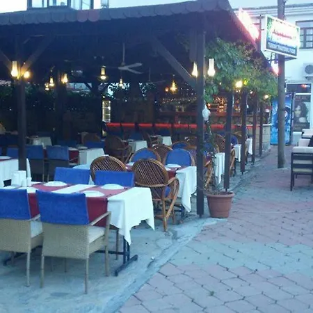 Patio Hotel 2*