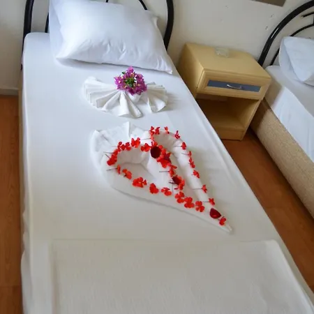 Patio Hotel 2*